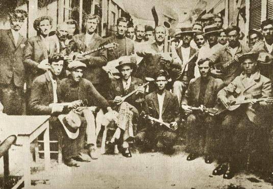 Τα απόνερα του πολιτικού τραγουδιού